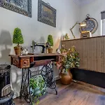 Quiet Point Hostal *