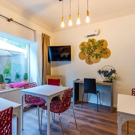 Quiet Point Hostel *