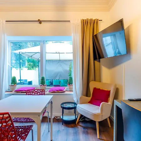 Quiet Point Hostel *