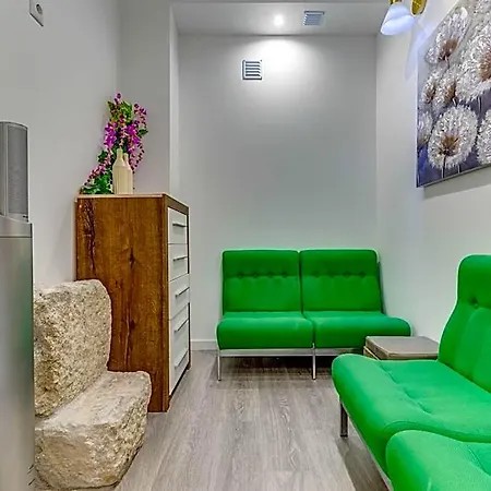 Quiet Point Hostel *