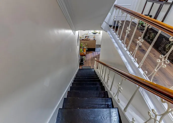 Quiet Point Albergue Porto