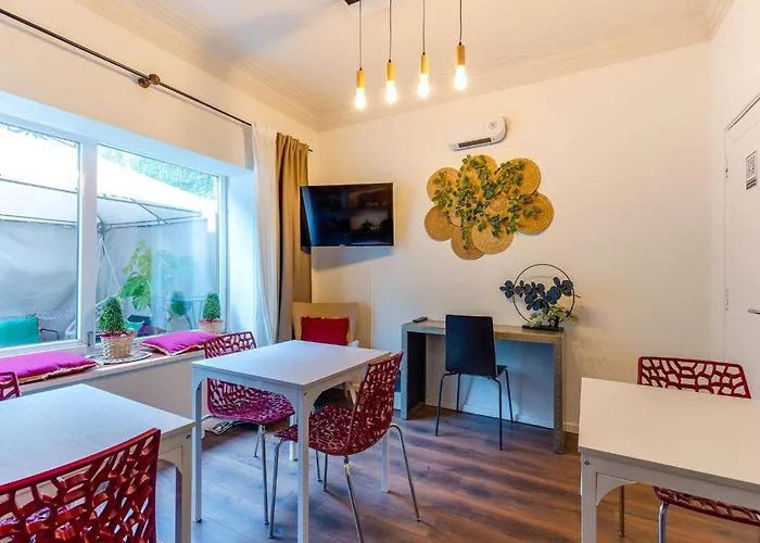 Quiet Point Albergue *