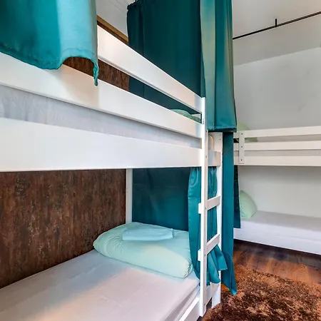 Quiet View Hostel & Rooms בית הארחה פורטו
