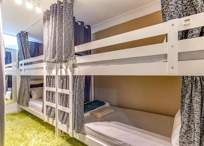 Quiet Point Hostel *