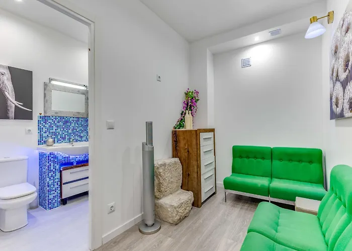 Quiet Point Hostel *